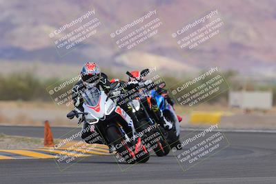 media/Sep-11-2022-SoCal Trackdays (Sun) [[81b7e951af]]/Turn 14 (1130am)/